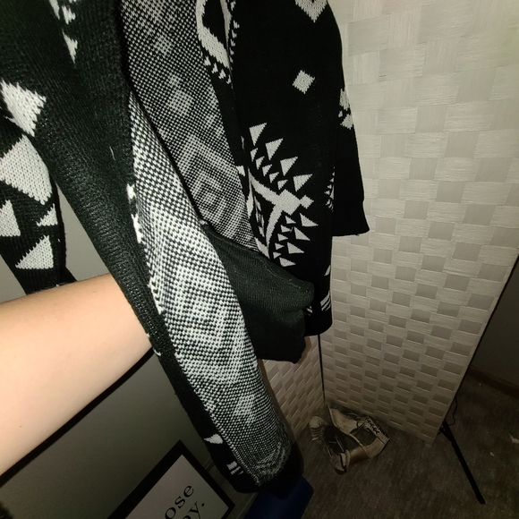 Aztec Cardigan - Picture 6 of 11